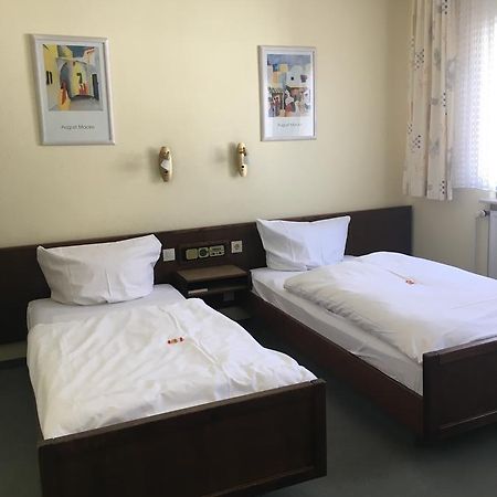 Zum Lowen Hotel Weiterstadt Extérieur photo