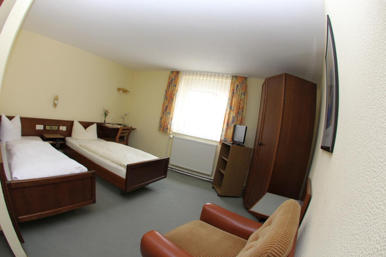 Zum Lowen Hotel Weiterstadt Extérieur photo