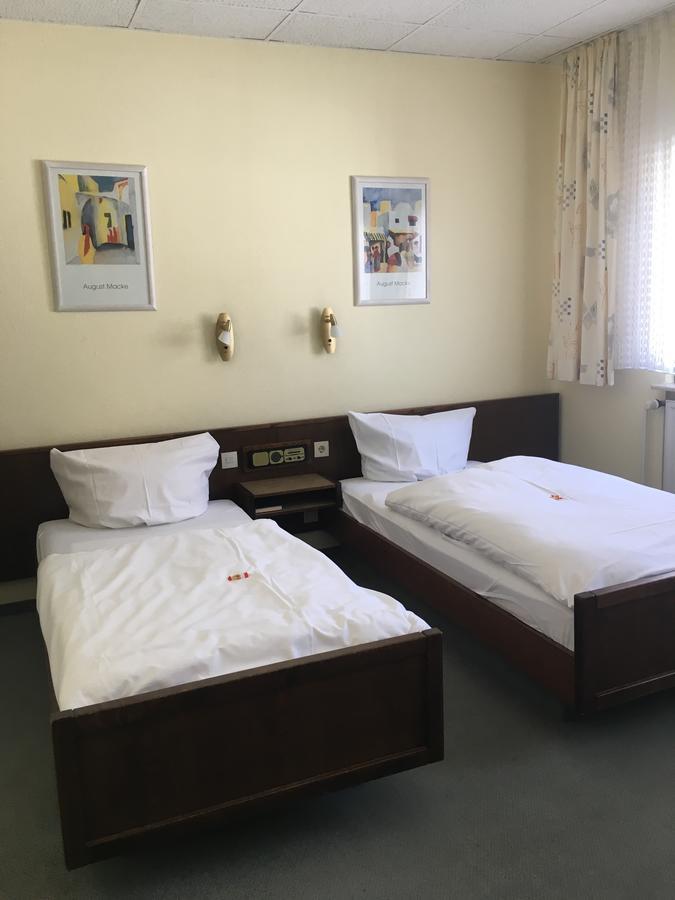 Zum Lowen Hotel Weiterstadt Extérieur photo
